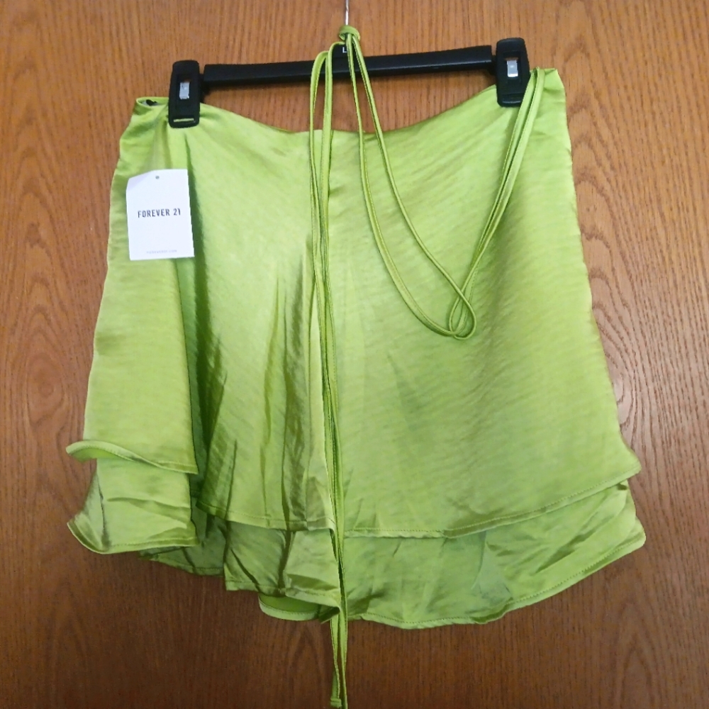 Women's size large,  Forever 21 skirt